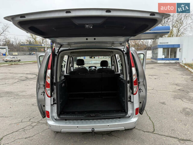 Серый Рено Кенгу, объемом двигателя 1.5 л и пробегом 196 тыс. км за 12999 $, фото 78 на Automoto.ua