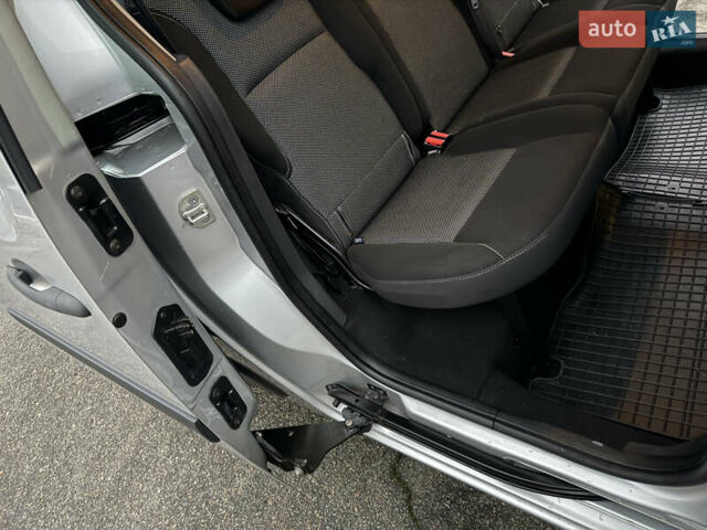 Серый Рено Кенгу, объемом двигателя 1.5 л и пробегом 172 тыс. км за 12999 $, фото 97 на Automoto.ua