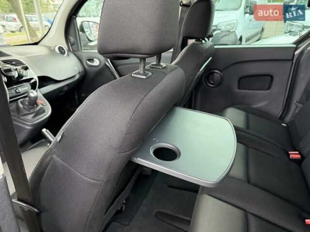 Рено Кенгу 2016 в Одессе на Automoto.ua Серый Рено Кенгу, объемом двигателя 1.5 л и пробегом 156 тыс. км за 13650 $, фото 29 на Automoto.ua
