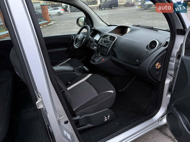 Серый Рено Кенгу, объемом двигателя 1.5 л и пробегом 172 тыс. км за 12999 $, фото 38 на Automoto.ua