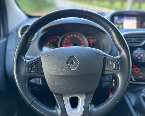 Рено Кєнгу 2016 у Буче на Automoto.ua Сірий Рено Кєнгу, об'ємом двигуна 1.5 л та пробігом 196 тис. км за 13500 $, фото 19 на Automoto.ua