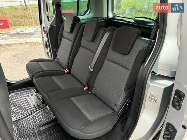 Серый Рено Кенгу, объемом двигателя 1.5 л и пробегом 196 тыс. км за 12999 $, фото 8 на Automoto.ua