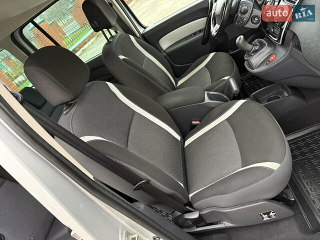 Серый Рено Кенгу, объемом двигателя 1.5 л и пробегом 196 тыс. км за 12999 $, фото 46 на Automoto.ua