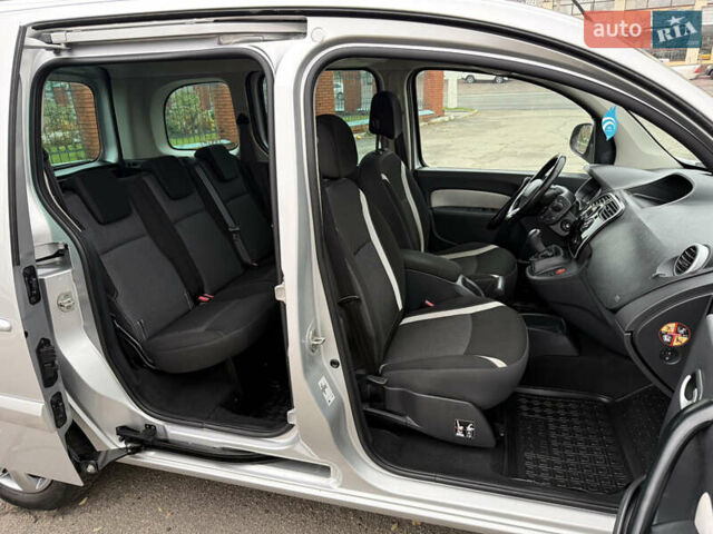 Серый Рено Кенгу, объемом двигателя 1.5 л и пробегом 196 тыс. км за 12999 $, фото 50 на Automoto.ua
