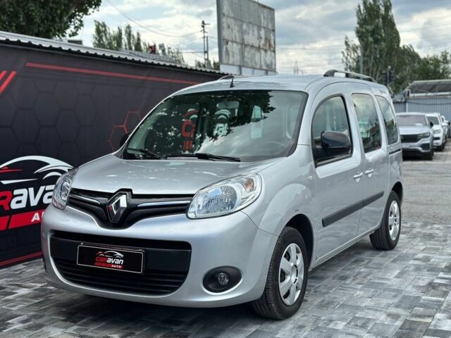 Серый Рено Кенгу, объемом двигателя 1.5 л и пробегом 171 тыс. км за 12600 $, фото 1 на Automoto.ua