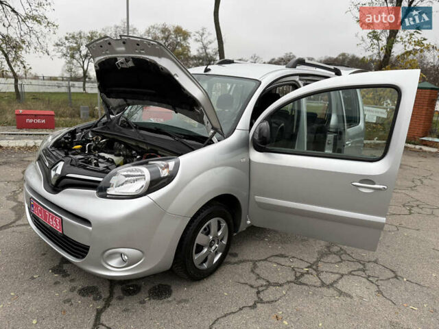 Серый Рено Кенгу, объемом двигателя 1.5 л и пробегом 196 тыс. км за 12999 $, фото 127 на Automoto.ua