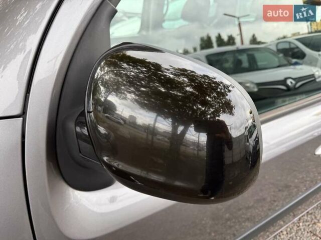 Рено Кенгу 2016 в Одессе на Automoto.ua Серый Рено Кенгу, объемом двигателя 1.5 л и пробегом 156 тыс. км за 13650 $, фото 14 на Automoto.ua