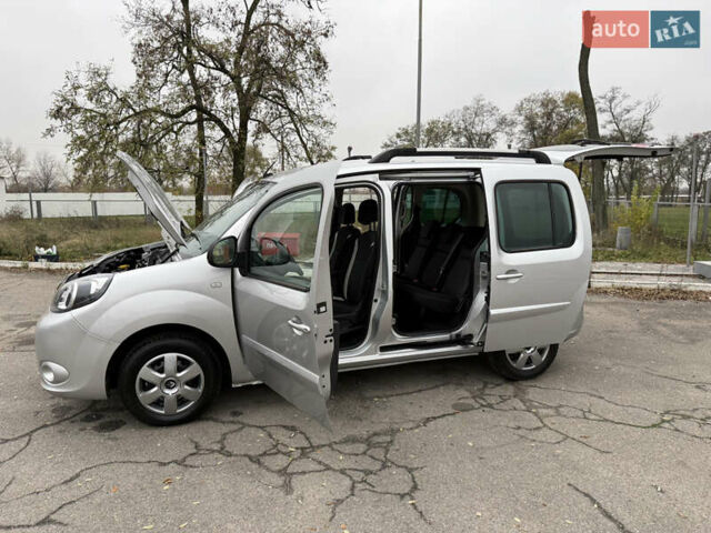 Серый Рено Кенгу, объемом двигателя 1.5 л и пробегом 196 тыс. км за 12999 $, фото 125 на Automoto.ua