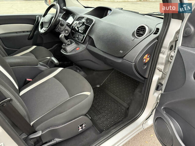 Серый Рено Кенгу, объемом двигателя 1.5 л и пробегом 196 тыс. км за 12999 $, фото 54 на Automoto.ua