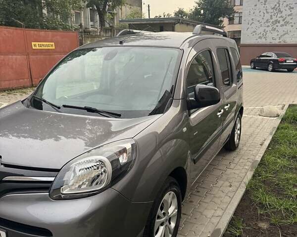 Серый Рено Кенгу, объемом двигателя 1.46 л и пробегом 203 тыс. км за 13200 $, фото 28 на Automoto.ua