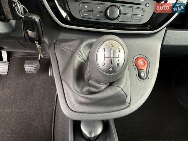 Рено Кенгу 2016 в Одессе на Automoto.ua Серый Рено Кенгу, объемом двигателя 1.5 л и пробегом 156 тыс. км за 13650 $, фото 24 на Automoto.ua