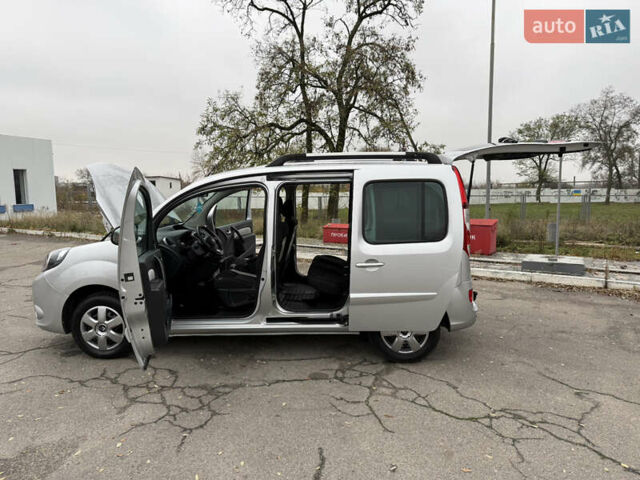 Серый Рено Кенгу, объемом двигателя 1.5 л и пробегом 196 тыс. км за 12999 $, фото 124 на Automoto.ua