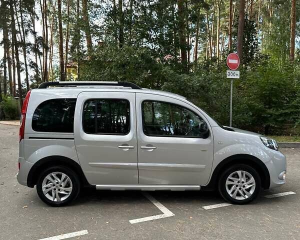 Рено Кєнгу 2016 у Буче на Automoto.ua Сірий Рено Кєнгу, об'ємом двигуна 1.5 л та пробігом 196 тис. км за 13500 $, фото 4 на Automoto.ua