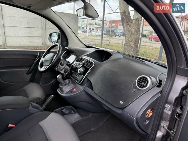 Рено Кенгу 2016 в Одессе на Automoto.ua Серый Рено Кенгу, объемом двигателя 1.5 л и пробегом 156 тыс. км за 13650 $, фото 37 на Automoto.ua