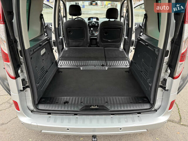 Серый Рено Кенгу, объемом двигателя 1.5 л и пробегом 196 тыс. км за 12999 $, фото 93 на Automoto.ua