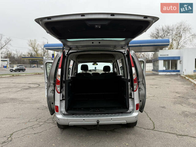 Серый Рено Кенгу, объемом двигателя 1.5 л и пробегом 196 тыс. км за 12999 $, фото 120 на Automoto.ua