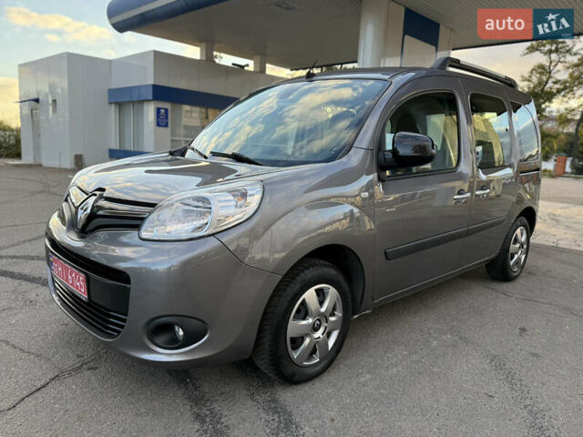 Сірий Рено Кєнгу, об'ємом двигуна 1.5 л та пробігом 126 тис. км за 12599 $, фото 1 на Automoto.ua