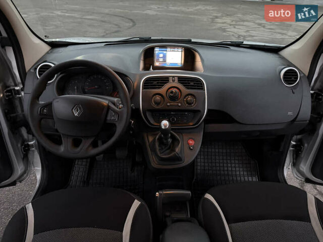 Серый Рено Кенгу, объемом двигателя 1.5 л и пробегом 172 тыс. км за 12999 $, фото 68 на Automoto.ua