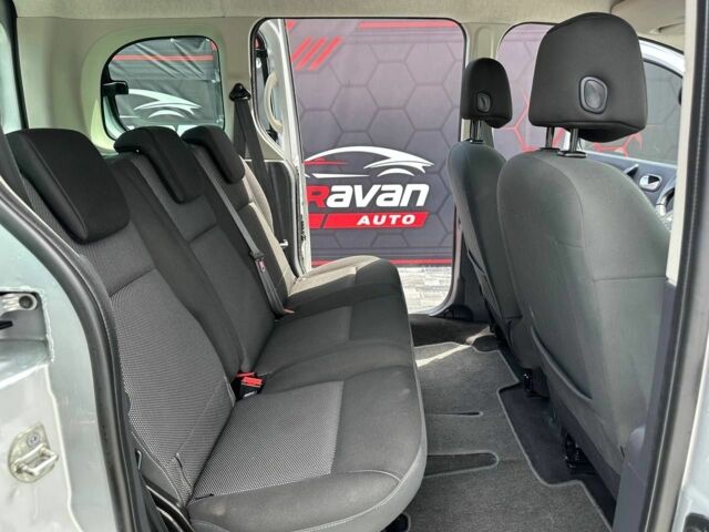 Серый Рено Кенгу, объемом двигателя 1.5 л и пробегом 171 тыс. км за 12600 $, фото 16 на Automoto.ua