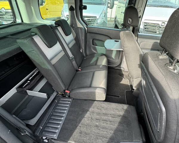 Серый Рено Кенгу, объемом двигателя 1.2 л и пробегом 155 тыс. км за 12900 $, фото 31 на Automoto.ua