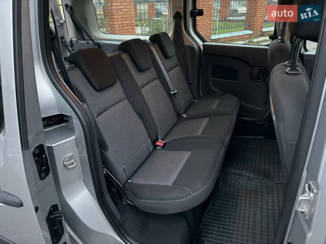 Серый Рено Кенгу, объемом двигателя 1.5 л и пробегом 172 тыс. км за 12999 $, фото 5 на Automoto.ua