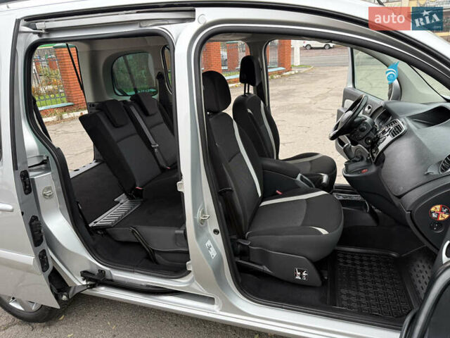 Серый Рено Кенгу, объемом двигателя 1.5 л и пробегом 196 тыс. км за 12999 $, фото 85 на Automoto.ua