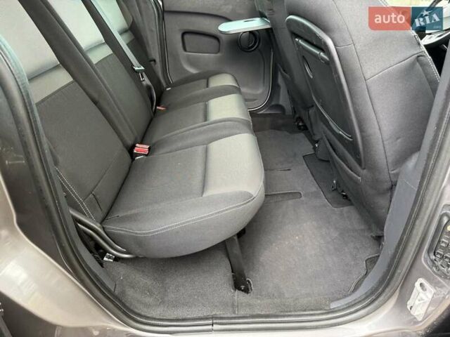 Рено Кенгу 2016 в Одессе на Automoto.ua Серый Рено Кенгу, объемом двигателя 1.5 л и пробегом 156 тыс. км за 13650 $, фото 43 на Automoto.ua
