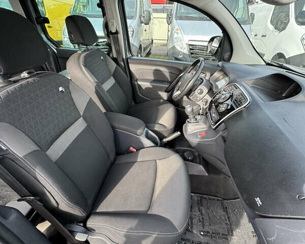 Серый Рено Кенгу, объемом двигателя 1.2 л и пробегом 155 тыс. км за 12900 $, фото 33 на Automoto.ua