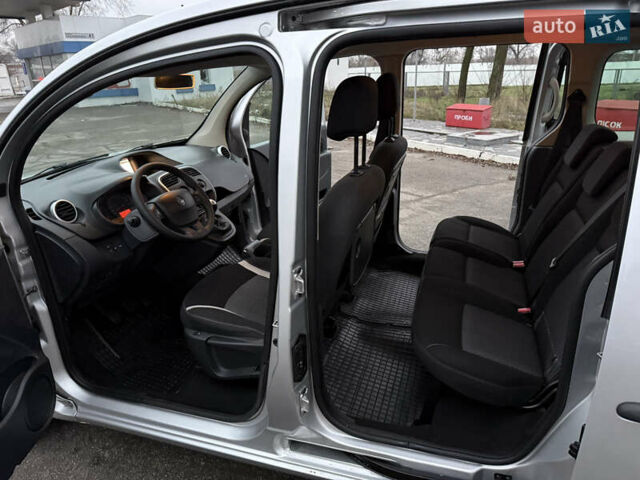 Серый Рено Кенгу, объемом двигателя 1.5 л и пробегом 172 тыс. км за 12999 $, фото 57 на Automoto.ua