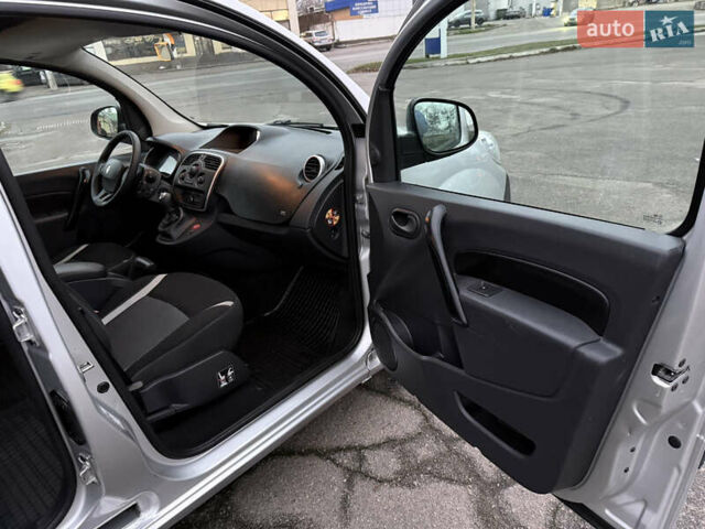 Серый Рено Кенгу, объемом двигателя 1.5 л и пробегом 172 тыс. км за 12999 $, фото 49 на Automoto.ua