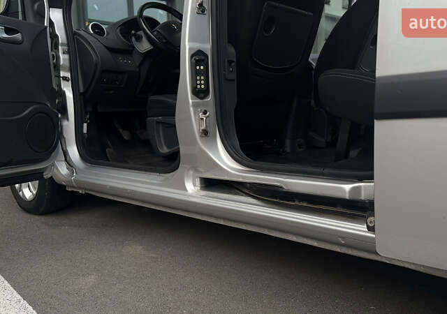 Сірий Рено Кєнгу, об'ємом двигуна 1.46 л та пробігом 232 тис. км за 12000 $, фото 9 на Automoto.ua