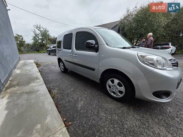 Серый Рено Кенгу, объемом двигателя 1.46 л и пробегом 157 тыс. км за 11700 $, фото 6 на Automoto.ua