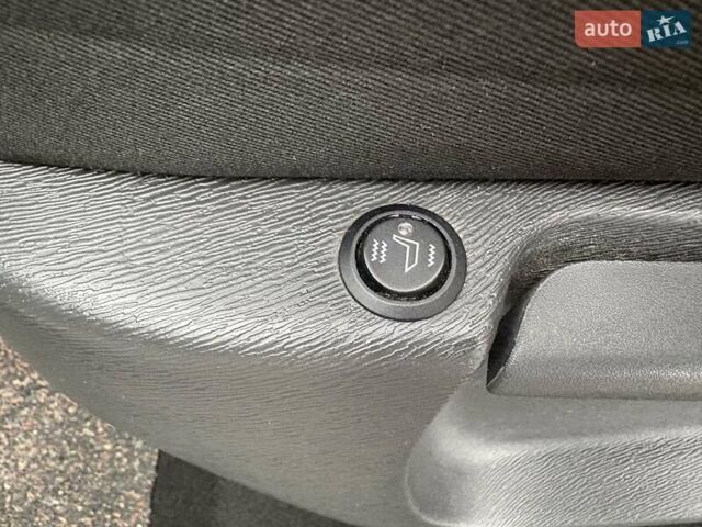 Серый Рено Кенгу, объемом двигателя 1.5 л и пробегом 220 тыс. км за 11250 $, фото 11 на Automoto.ua