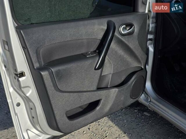 Рено Кєнгу 2017 у Тернополі на Automoto.ua Сірий Рено Кєнгу, об'ємом двигуна 1.5 л та пробігом 157 тис. км за 12699 $, фото 24 на Automoto.ua