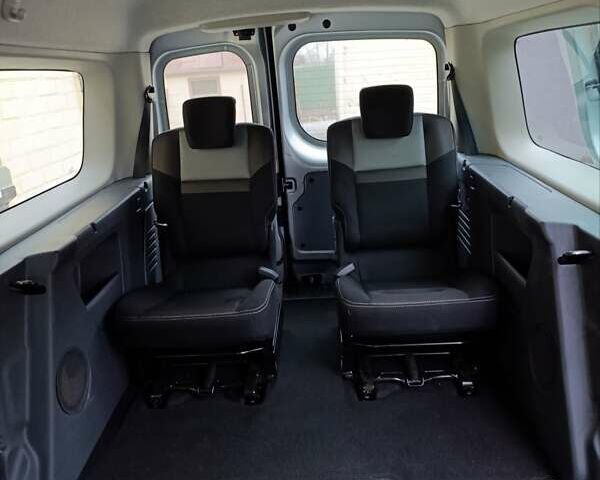 Серый Рено Кенгу, объемом двигателя 1.5 л и пробегом 198 тыс. км за 12800 $, фото 21 на Automoto.ua