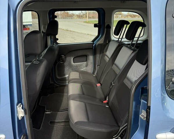 Серый Рено Кенгу, объемом двигателя 1.5 л и пробегом 112 тыс. км за 11950 $, фото 12 на Automoto.ua