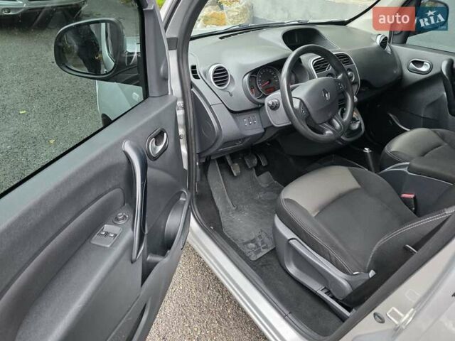 Серый Рено Кенгу, объемом двигателя 1.46 л и пробегом 157 тыс. км за 11700 $, фото 8 на Automoto.ua