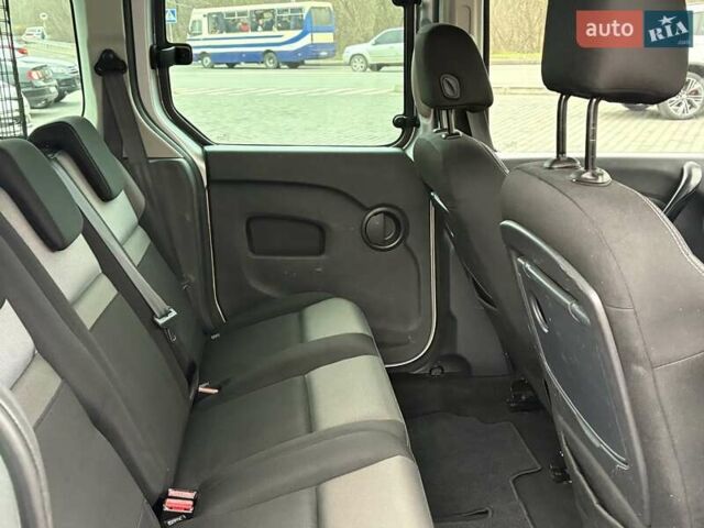 Серый Рено Кенгу, объемом двигателя 1.5 л и пробегом 220 тыс. км за 11250 $, фото 17 на Automoto.ua