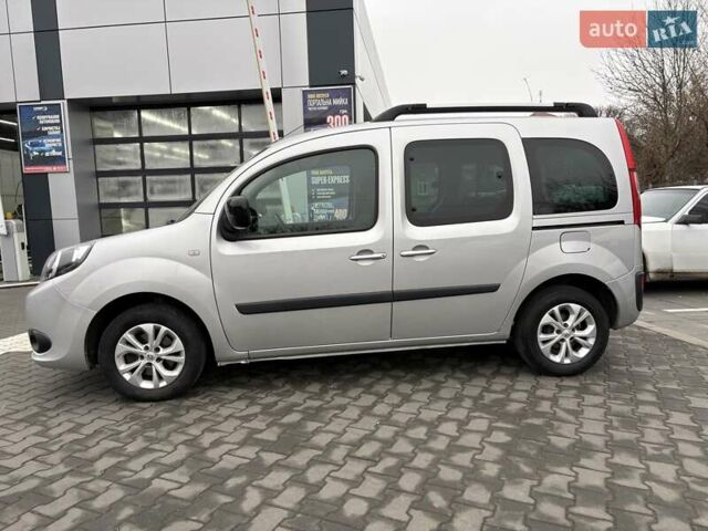 Серый Рено Кенгу, объемом двигателя 1.5 л и пробегом 220 тыс. км за 11250 $, фото 4 на Automoto.ua