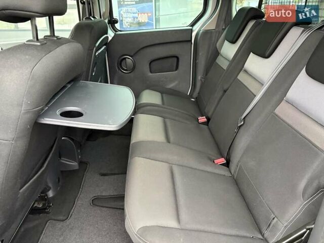 Серый Рено Кенгу, объемом двигателя 1.5 л и пробегом 220 тыс. км за 11250 $, фото 12 на Automoto.ua