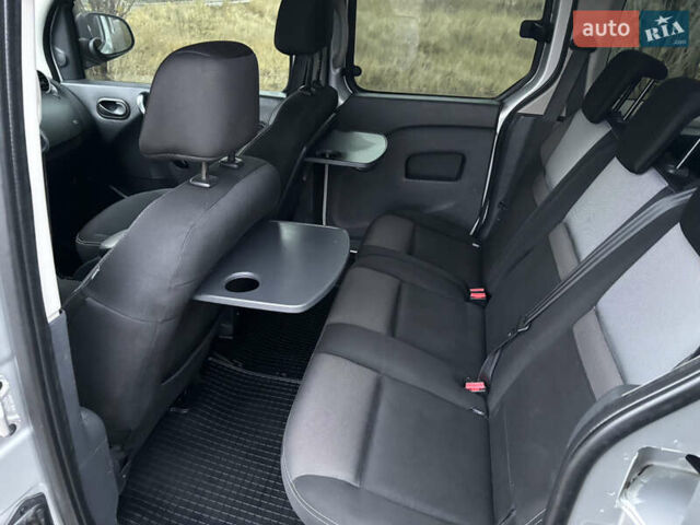 Серый Рено Кенгу, объемом двигателя 1.5 л и пробегом 191 тыс. км за 12800 $, фото 19 на Automoto.ua