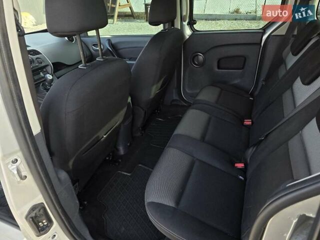 Рено Кєнгу 2017 у Тернополі на Automoto.ua Сірий Рено Кєнгу, об'ємом двигуна 1.5 л та пробігом 157 тис. км за 12699 $, фото 20 на Automoto.ua