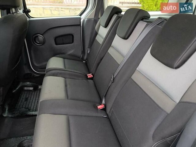 Серый Рено Кенгу, объемом двигателя 1.5 л и пробегом 198 тыс. км за 12800 $, фото 19 на Automoto.ua