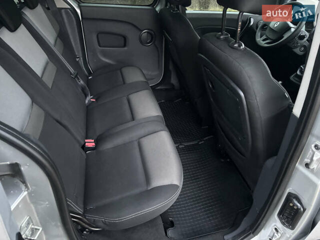 Серый Рено Кенгу, объемом двигателя 1.5 л и пробегом 191 тыс. км за 12800 $, фото 21 на Automoto.ua