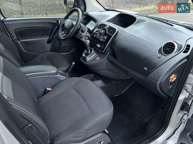 Серый Рено Кенгу, объемом двигателя 1.5 л и пробегом 191 тыс. км за 12800 $, фото 24 на Automoto.ua