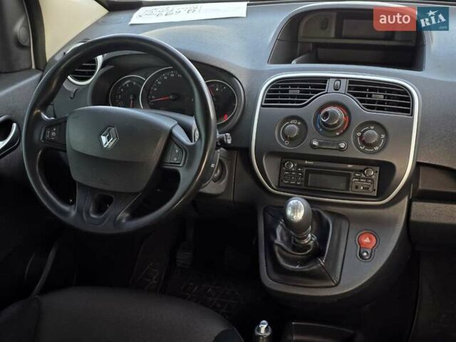 Рено Кєнгу 2017 у Тернополі на Automoto.ua Сірий Рено Кєнгу, об'ємом двигуна 1.5 л та пробігом 157 тис. км за 12699 $, фото 15 на Automoto.ua