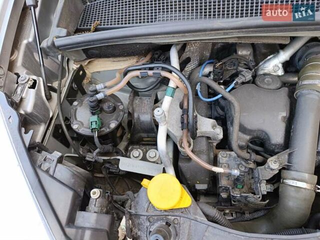 Серый Рено Кенгу, объемом двигателя 1.5 л и пробегом 198 тыс. км за 12800 $, фото 27 на Automoto.ua