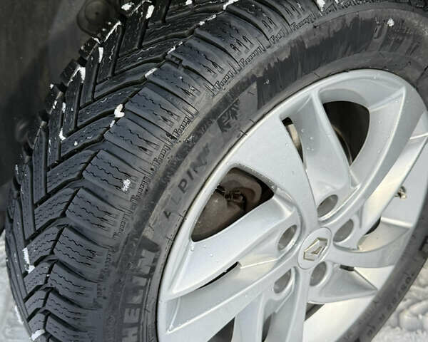 Сірий Рено Кєнгу, об'ємом двигуна 1.5 л та пробігом 120 тис. км за 14000 $, фото 6 на Automoto.ua