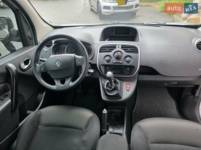 Серый Рено Кенгу, объемом двигателя 1.46 л и пробегом 157 тыс. км за 11700 $, фото 11 на Automoto.ua