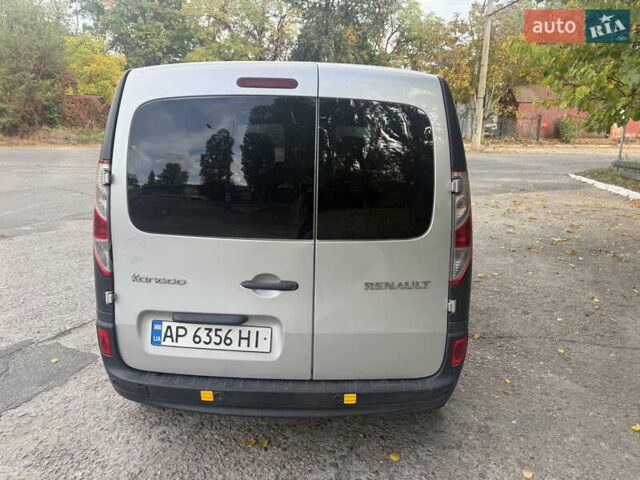 Серый Рено Кенгу, объемом двигателя 1.46 л и пробегом 220 тыс. км за 10500 $, фото 2 на Automoto.ua